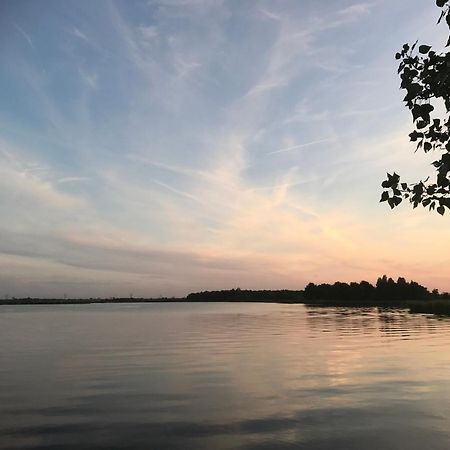 Over Lake Monnickendam Ngoại thất bức ảnh